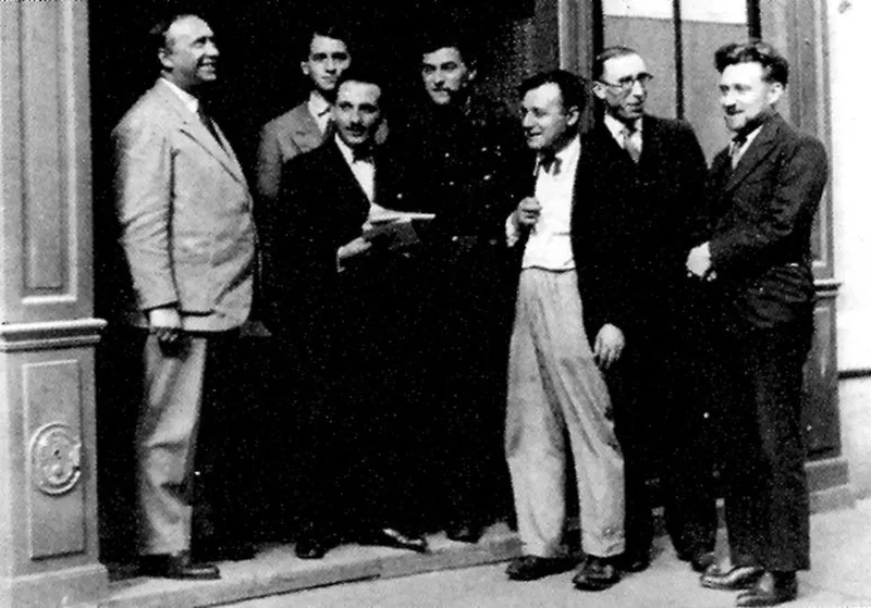 Henry Poulaille et l'équipe du Musée du soir