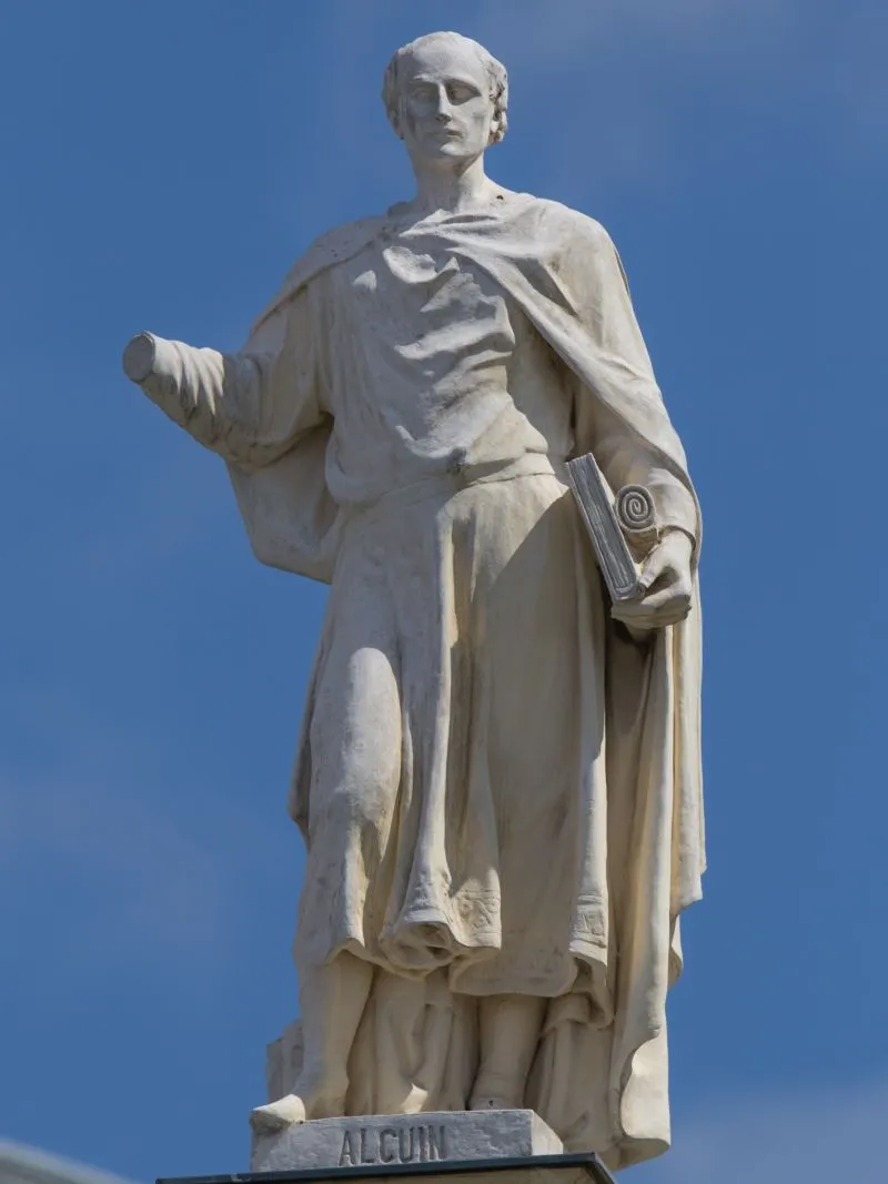 Alcuin — sa statue à Vienne, Autriche